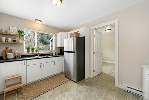 321 Wireless Rd, Comox, BC 