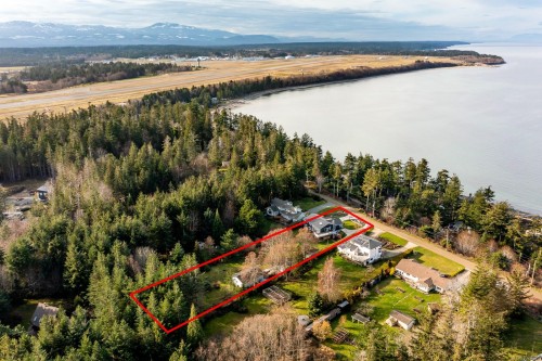 321 Wireless Rd, Comox, BC 