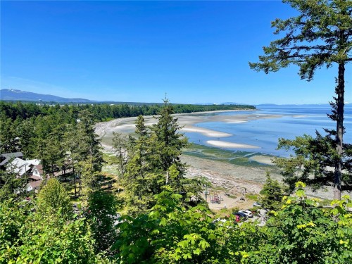 321 Wireless Rd, Comox, BC 