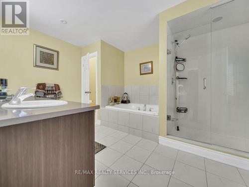 35 Wilmot Road, Brantford, ON - Indoor Photo Showing Bathroom