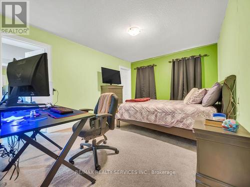 35 Wilmot Road, Brantford, ON - Indoor Photo Showing Bedroom