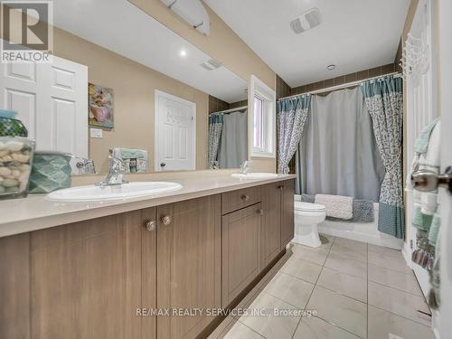 35 Wilmot Road, Brantford, ON - Indoor Photo Showing Bathroom