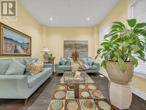 35 Wilmot Road, Brantford, ON - Indoor Photo Showing Living Room