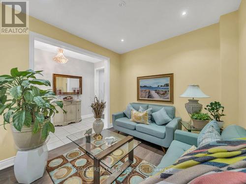 35 Wilmot Road, Brantford, ON - Indoor Photo Showing Living Room