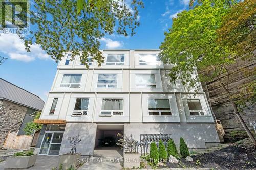 305 - 22 PERKINS STREET  Ottawa, ON K1R 7G5