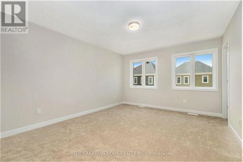 73 Hackamore Crescent, Ottawa, ON - Indoor Photo Showing Other Room