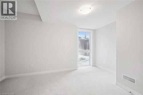 40 Urbane Boulevard, Kitchener, ON - Indoor Photo Showing Other Room