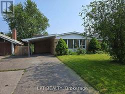 71 DEERFIELD ROAD  Toronto, ON M1K 4X2