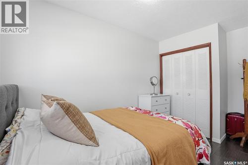 57 Moncton Place, Saskatoon, SK - Indoor Photo Showing Bedroom