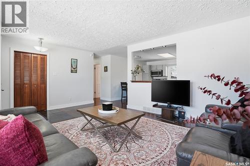 57 Moncton Place, Saskatoon, SK - Indoor Photo Showing Living Room