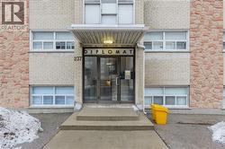 237 MOHAWK Road E Unit# 10  Hamilton, ON L9A 2H5