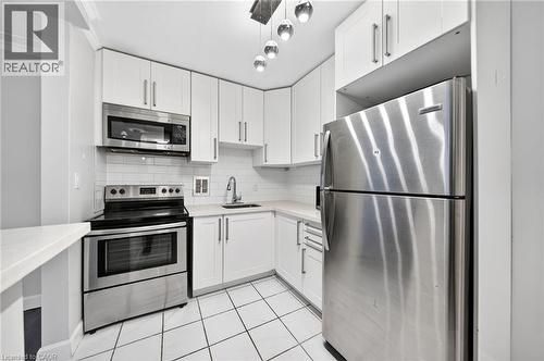 237 Mohawk Road E Unit# 10, Hamilton, ON - Indoor Photo Showing Kitchen With Upgraded Kitchen