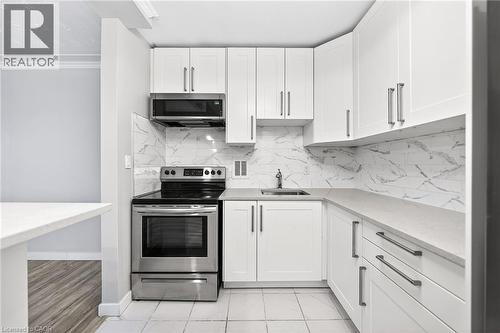 237 Mohawk Road E Unit# 7, Hamilton, ON - Indoor Photo Showing Kitchen