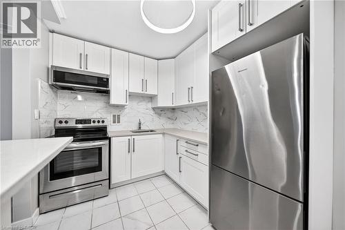 237 Mohawk Road E Unit# 7, Hamilton, ON - Indoor Photo Showing Kitchen With Upgraded Kitchen