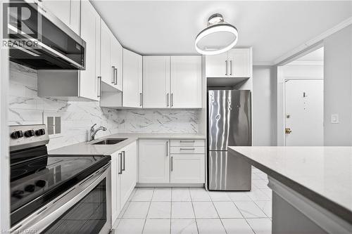 237 Mohawk Road E Unit# 7, Hamilton, ON - Indoor Photo Showing Kitchen With Upgraded Kitchen