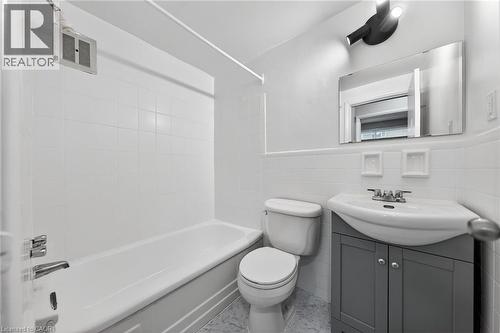 237 Mohawk Road E Unit# 5, Hamilton, ON - Indoor Photo Showing Bathroom