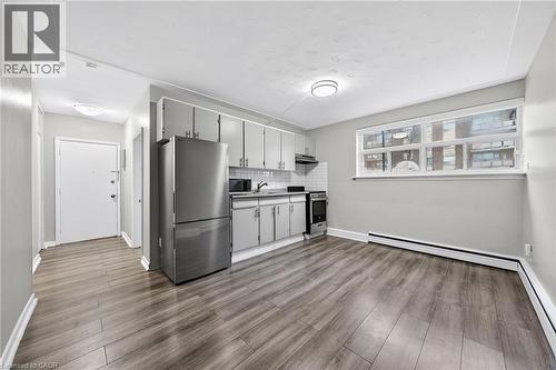 237 Mohawk Road E Unit# 5, Hamilton, ON - Indoor Photo Showing Kitchen