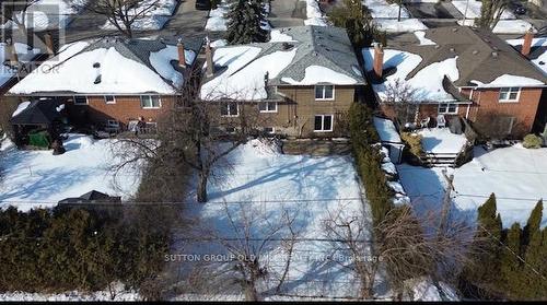 15 Manorhampton Drive, Toronto, ON - Outdoor