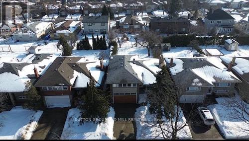 15 Manorhampton Drive, Toronto, ON - Outdoor