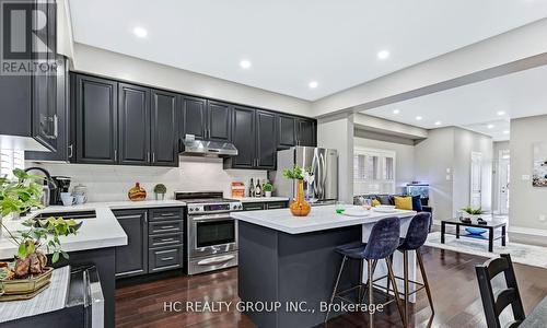 90 Boticelli Way, Vaughan, ON - Indoor Photo Showing Kitchen With Upgraded Kitchen