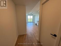 409 - 345 WHEAT BOOM DRIVE  Oakville, ON L6H 7X4