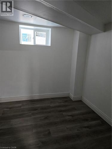 111 Park Row N, Hamilton, ON - Indoor Photo Showing Other Room
