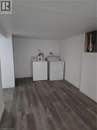 111 Park Row N, Hamilton, ON - Indoor Photo Showing Laundry Room