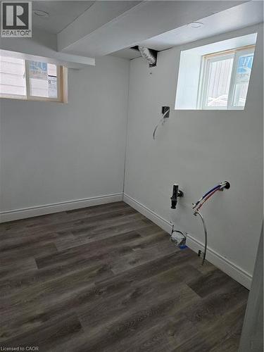 111 Park Row N, Hamilton, ON - Indoor Photo Showing Other Room