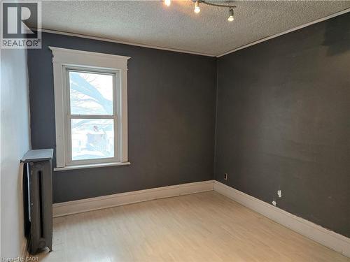 111 Park Row N, Hamilton, ON - Indoor Photo Showing Other Room