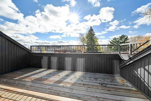 Terrasse - 654 Av. Pine, Saint-Lambert, QC 