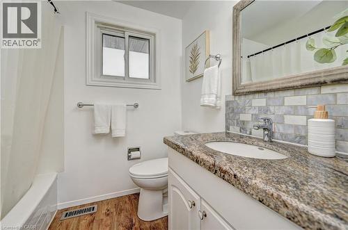 39 Southwood Drive, Kitchener, ON - Indoor Photo Showing Bathroom