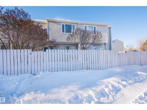 21 Amberly CO NW  Edmonton, AB T6R 3A3