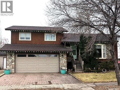 101 3Rd Street W, Leader, SK - Outdoor
