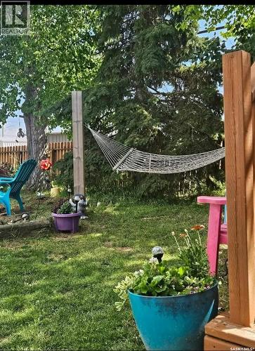 101 3Rd Street W, Leader, SK - Outdoor