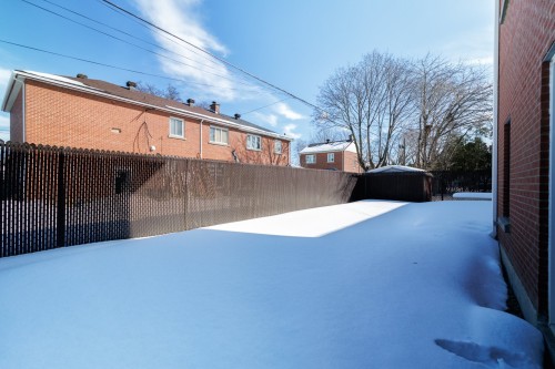 Courtyard - 325 Rue Gratton, Montréal (Saint-Laurent), QC - Outdoor