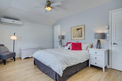 Chambre à coucher principale - 230 Rue Larose, Dunham, QC - Indoor Photo Showing Bedroom