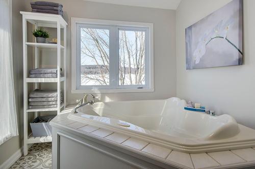 Salle de bains - 230 Rue Larose, Dunham, QC - Indoor Photo Showing Bathroom