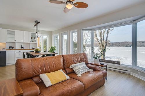 Salon - 230 Rue Larose, Dunham, QC - Indoor Photo Showing Living Room
