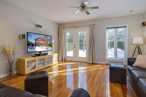 Salle familiale - 230 Rue Larose, Dunham, QC - Indoor