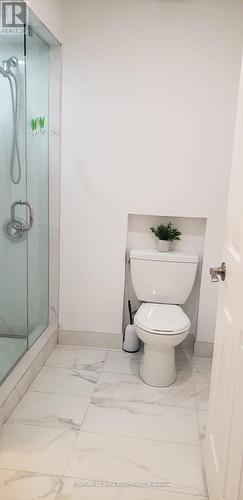 33 Major Crescent, Aurora, ON - Indoor Photo Showing Bathroom