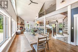 Open concept living - 
