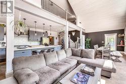 Great layout for entertaining or families - 