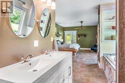 Double sinks and plenty of storage - 