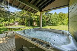 Easy access to the primary suite off the deck - 