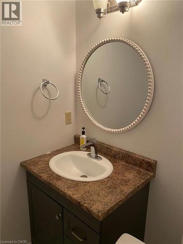 287 Blucher Road, Kitchener, ON - Indoor Photo Showing Bathroom