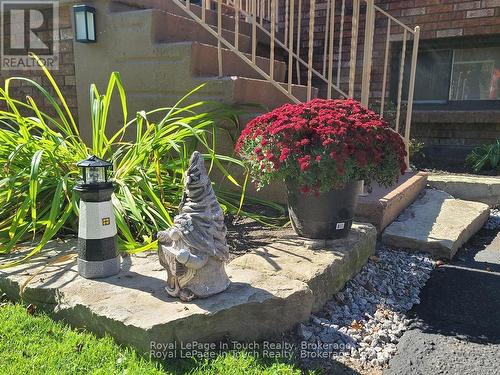8 Cyril Martin Place, Severn (Coldwater), ON 