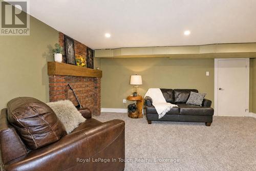 8 Cyril Martin Place, Severn (Coldwater), ON 
