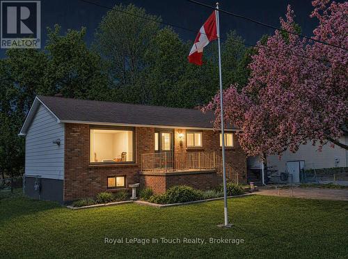 8 Cyril Martin Place, Severn (Coldwater), ON 