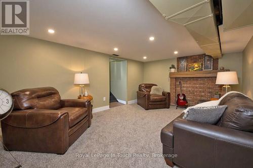 8 Cyril Martin Place, Severn (Coldwater), ON 