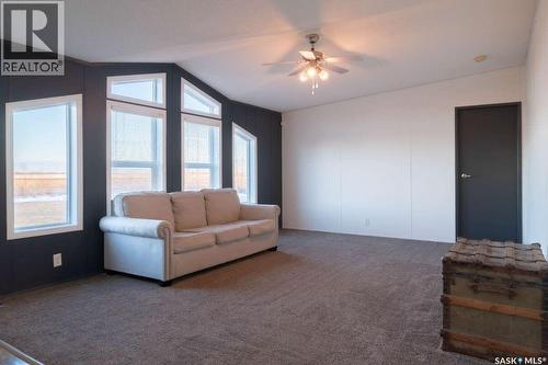 Range Road 2074, Estevan Rm No. 5, SK - Indoor Photo Showing Living Room